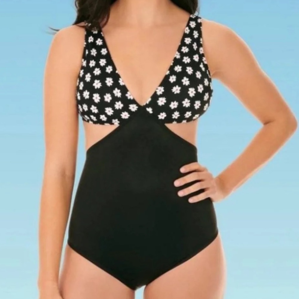 NWT Beach Betty by Miracle Brand MEDIUM One Piece Slimming Swimsuit